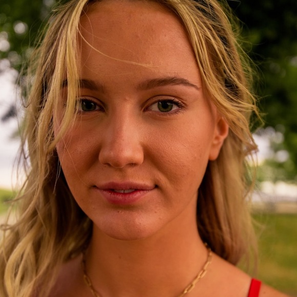 Meet your Posher, Caitlyn! - Picture 1 of 1